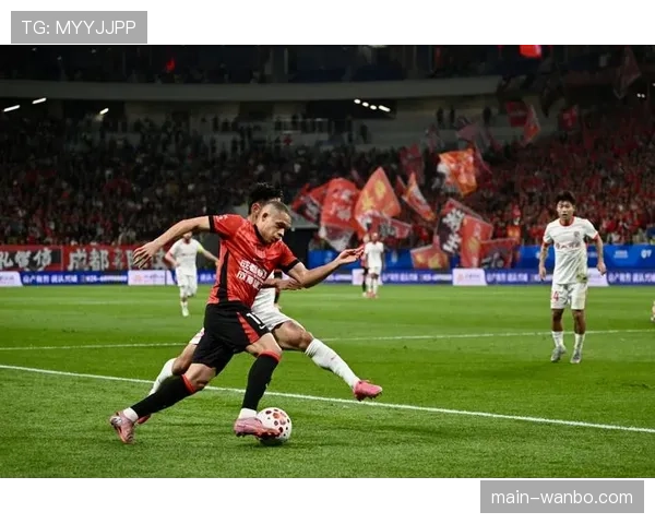 罗慕洛角球直接破门显灵光 蓉城中场核心定位球功底深厚